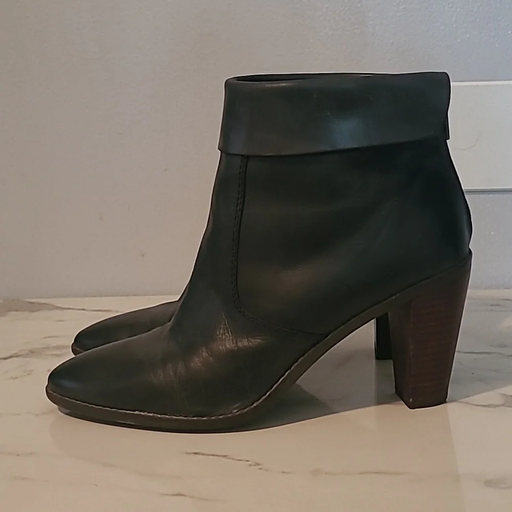Lucky Brand Nycott Black Leather Heeled Back Zip Ankle Boots Booties 10 Casual